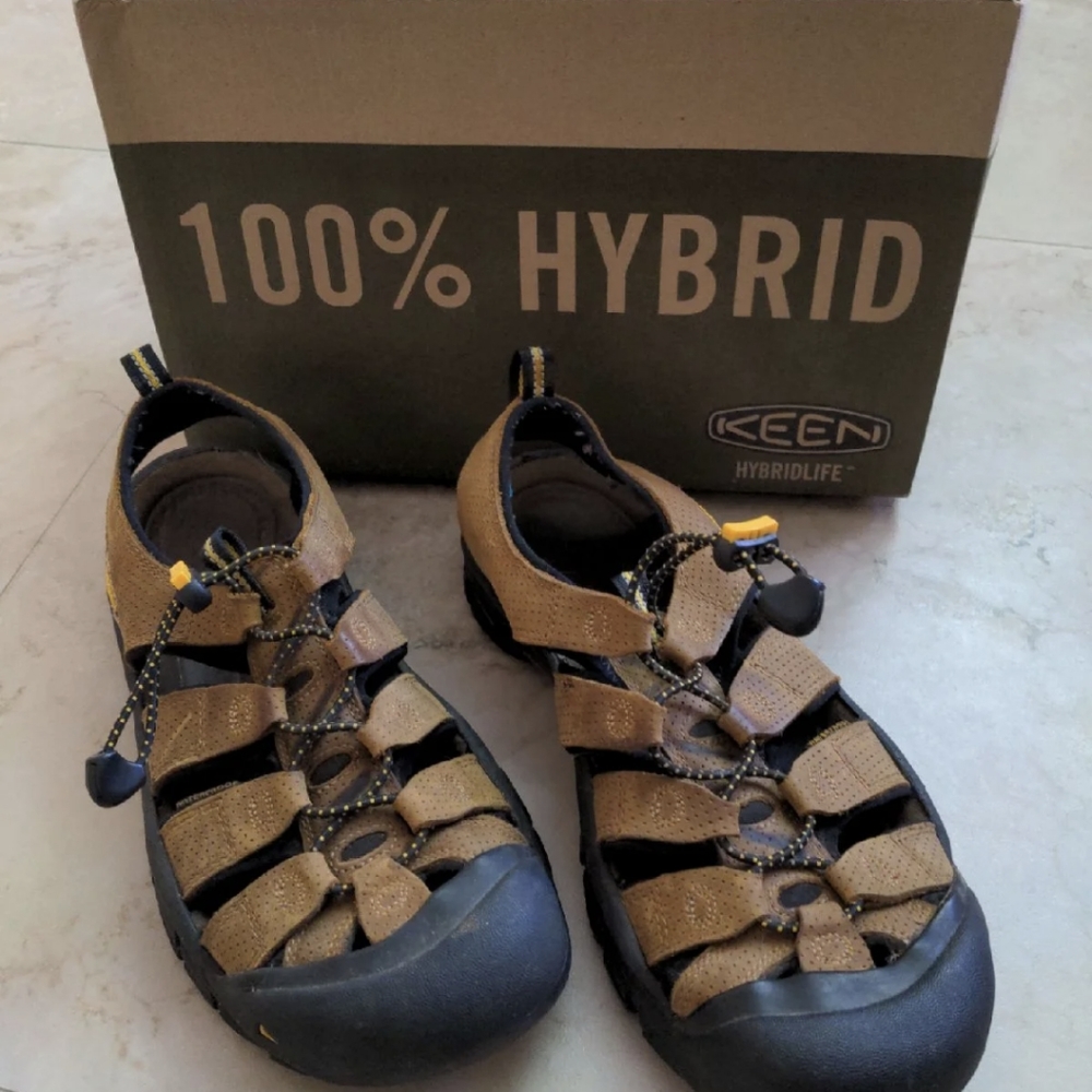 KEEN NEWPORT WALKING/ HIKING/WATER SHOES
